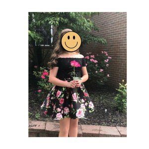 Juniors, size 7, 2 piece skirt and top